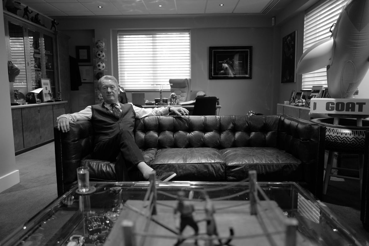 Frank Warren Relaxing Queensbury Promotions 2020 (Sonya Jasinski)