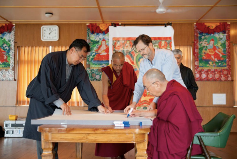 Thomas Laird. Murals of Tibet, Collector's Edition, signed by the Dalai Lama